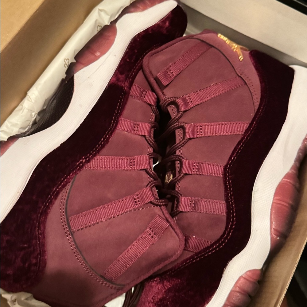 Jordan 11s